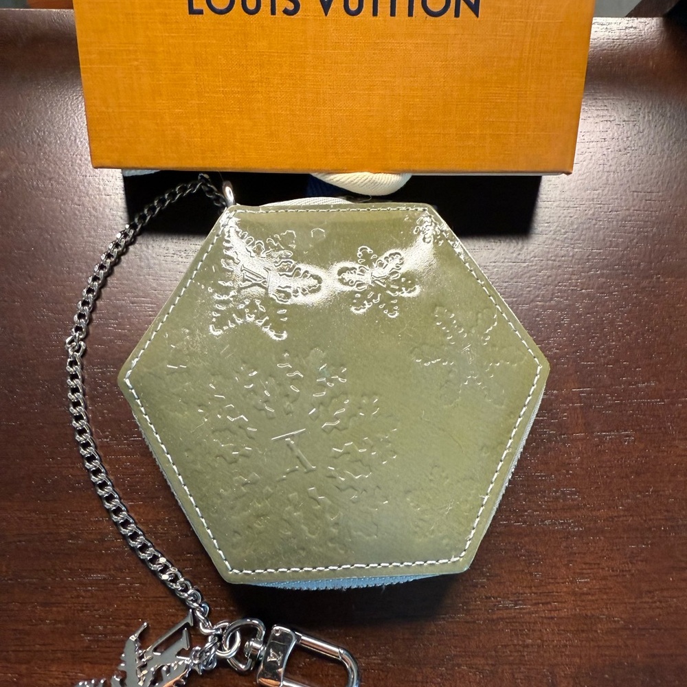 Louis Vuitton Gray Vernis Snowflake Coin Purse
